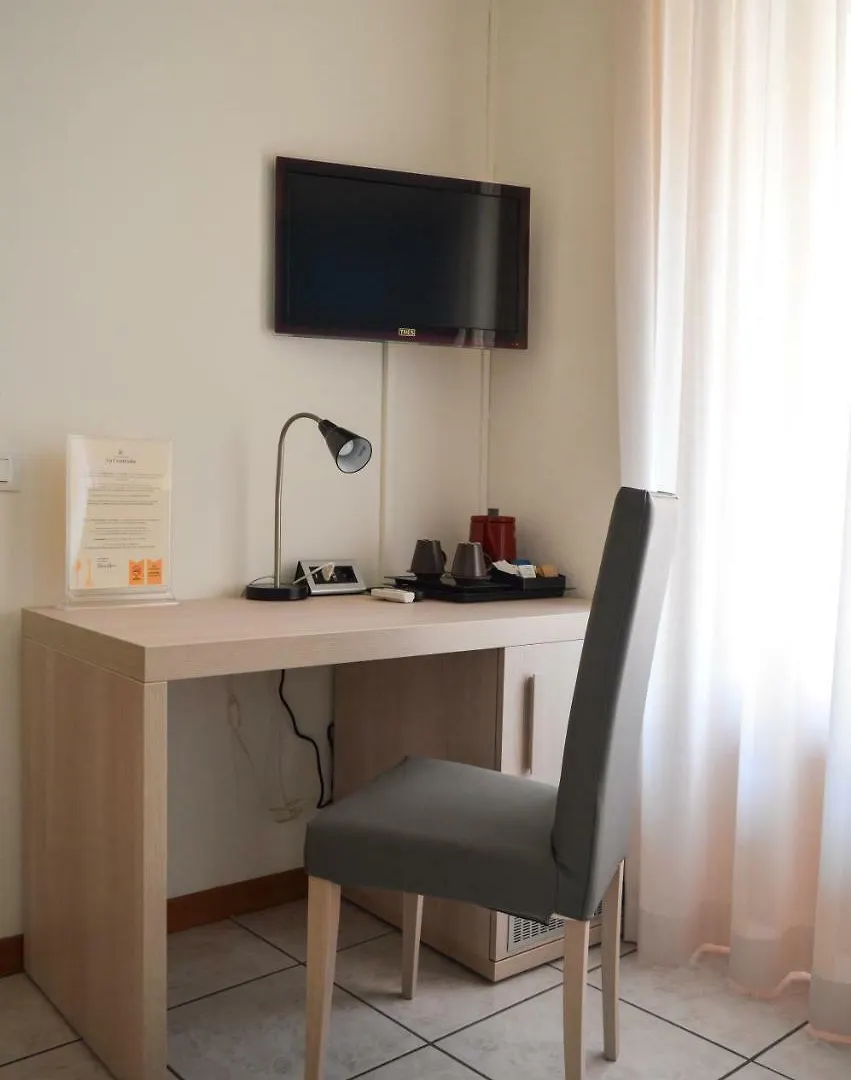 La Contrada Bed & Breakfast Sarnico 2*,