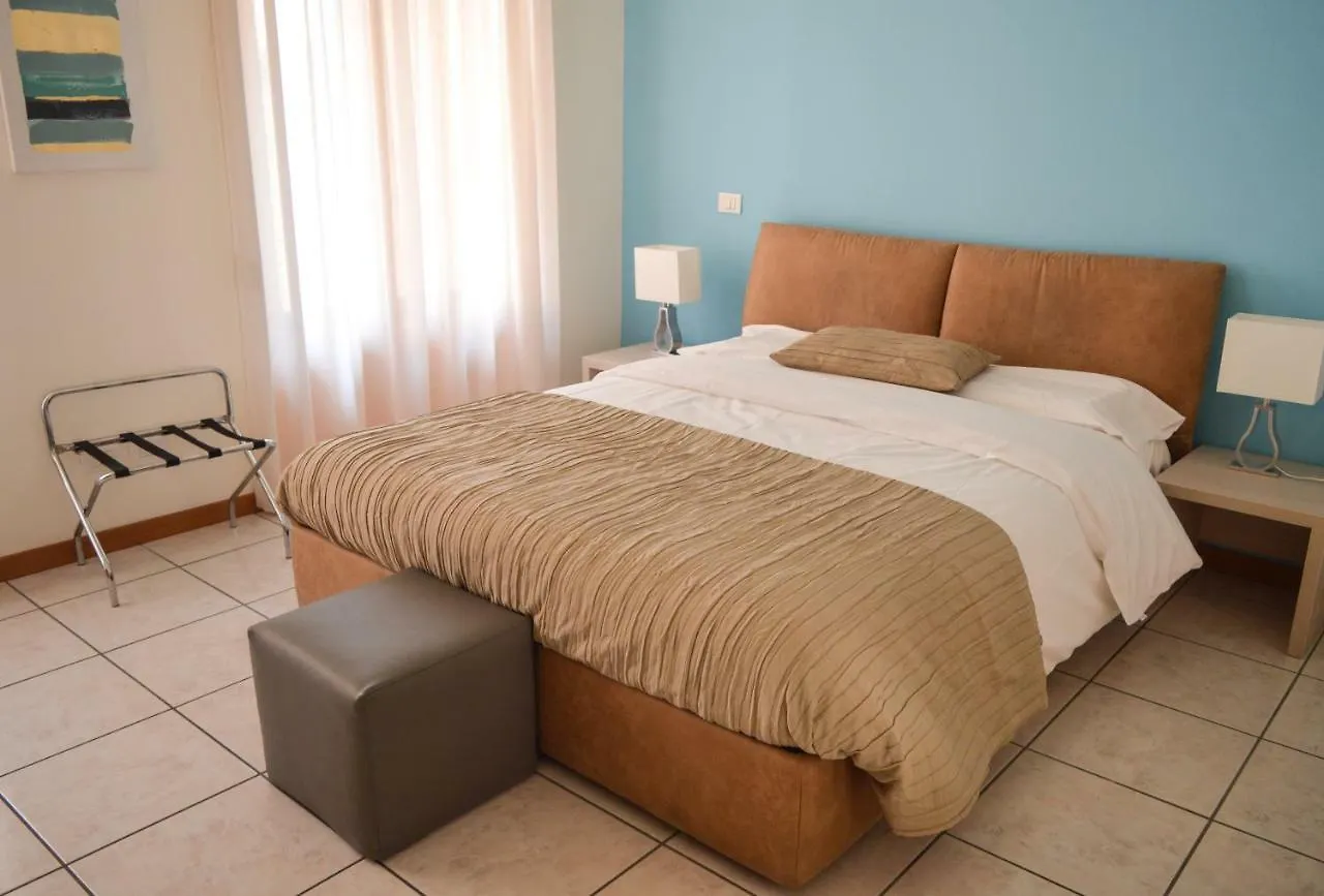 La Contrada Bed & Breakfast Sarnico Italy
